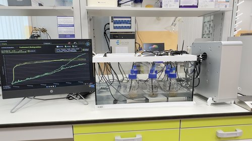 Prüfung der biologischen Abbaubarkeit von Meeressedimentproben im Wasserbad unter Verwendung des XC Respirometers